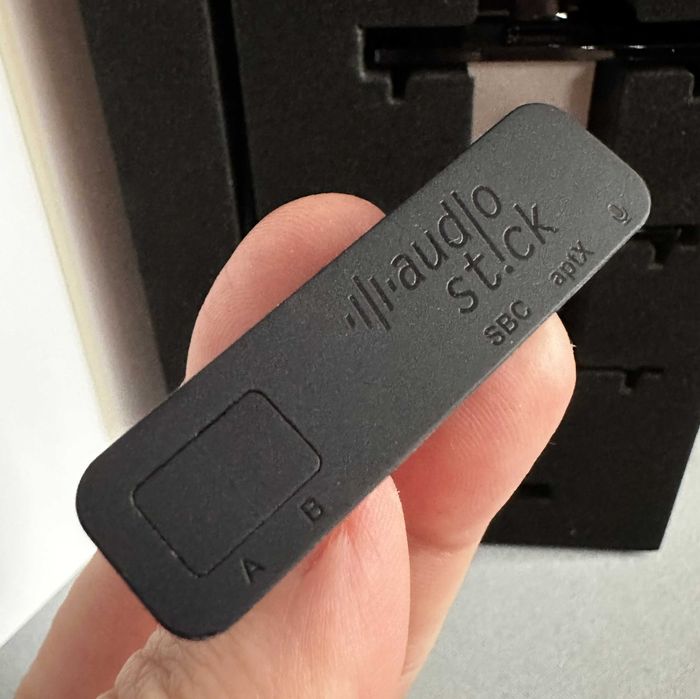 Bluetooth предавател Skull & Co. AudioStick за Nintendo Switch / PS4 / PS5