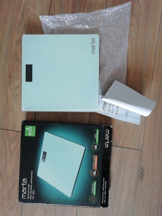 Весы напольные. Новые.