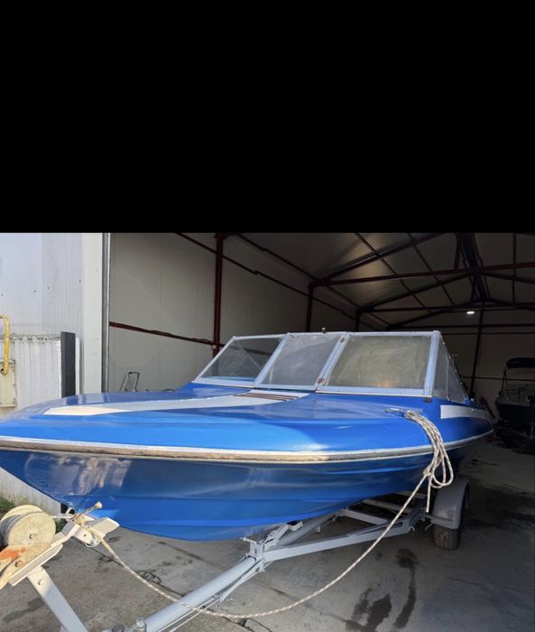 Ambarcațiune agrement GLASTRON 5,20 m – acte ANR – gata de transfer