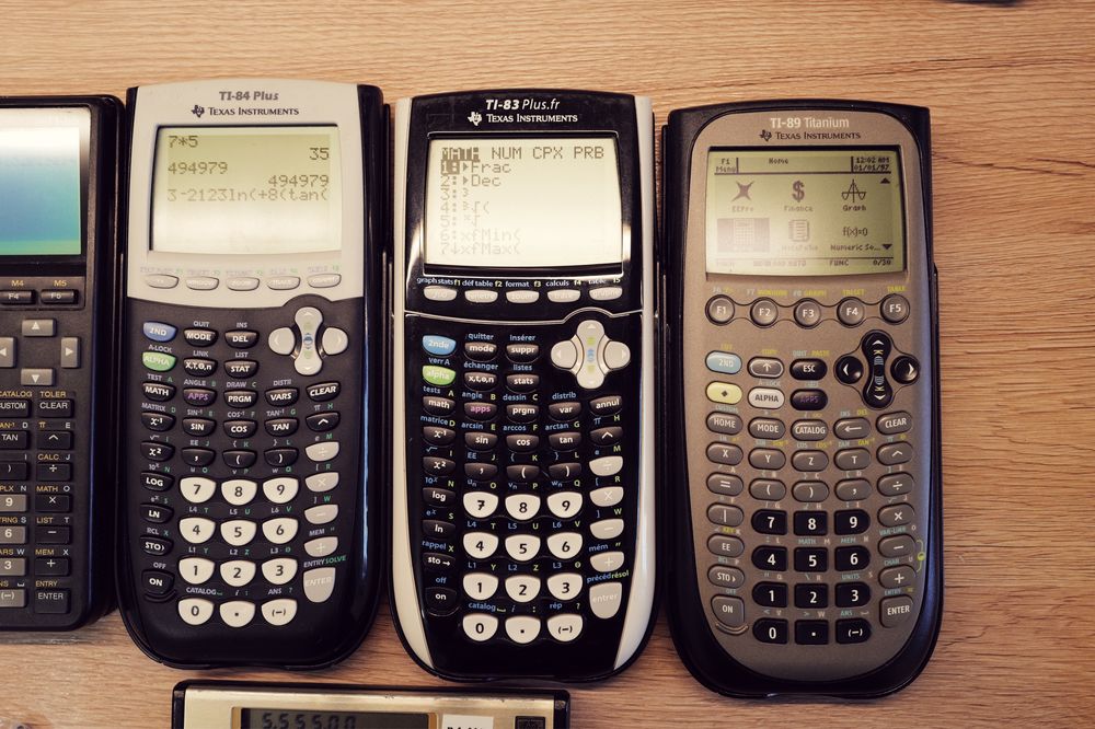 Calculator Texas Instruments Ti 89 85 84 83 stiintific Politehnica