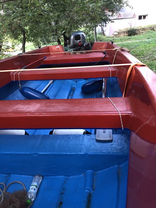 Продавам лодка ял 4