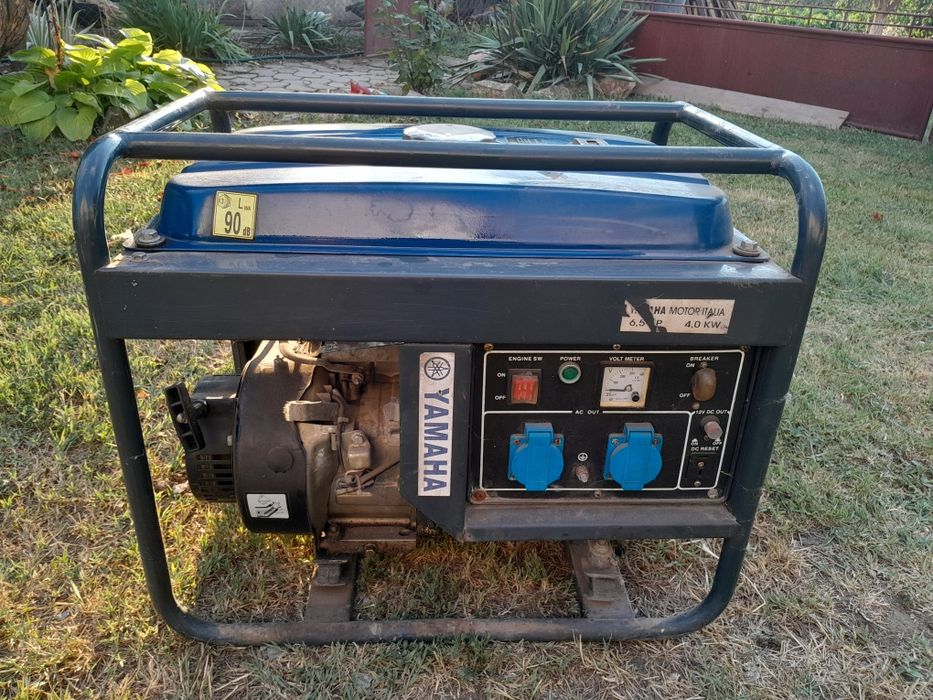 Vând generator 4 kv pe benzina