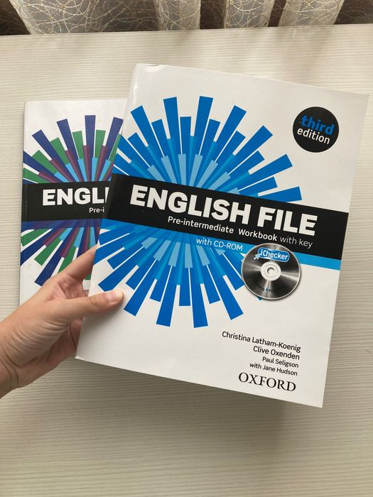 Учебник+рабочая тетрадь “English File” pre-intermediate