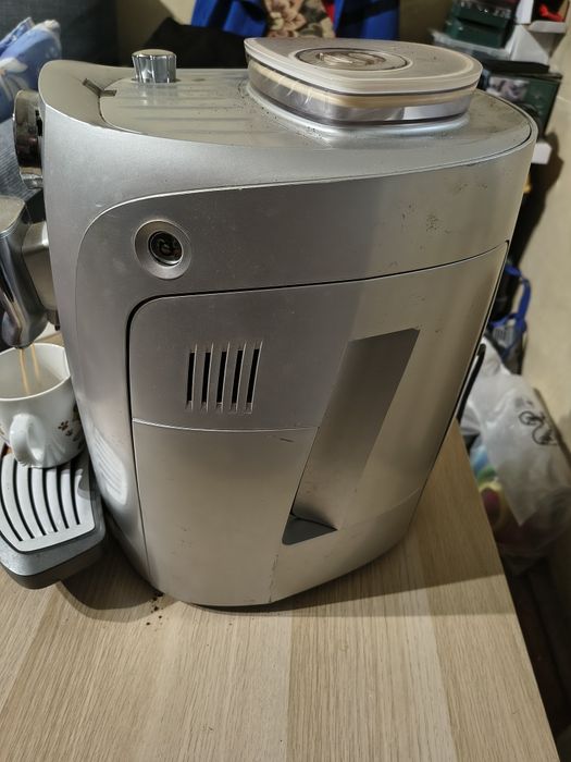 Vând expresor Saeco Taleo Giro