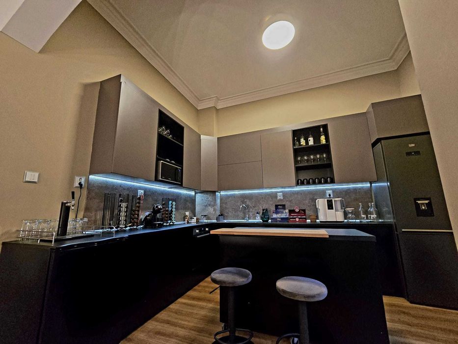 Дава се под наем Офис в София, Център - 260 кв.м за 1200 € - Снимка #12