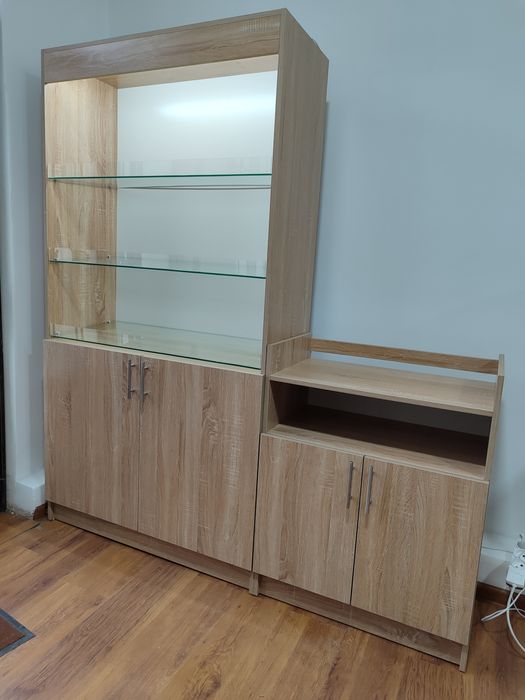 Витрины , полки из стекла