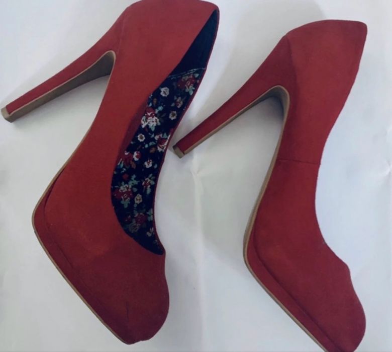 Pantofi Zara Trafaluc rosii 37 Superbi