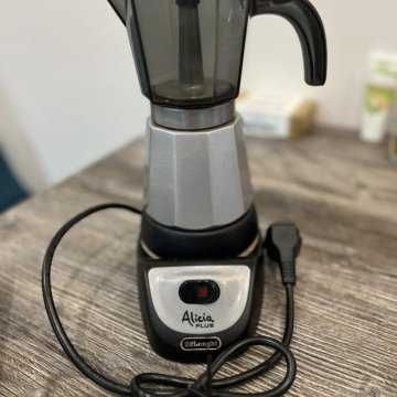 Кофеварка гейзерная DeLonghi EMKM6.B