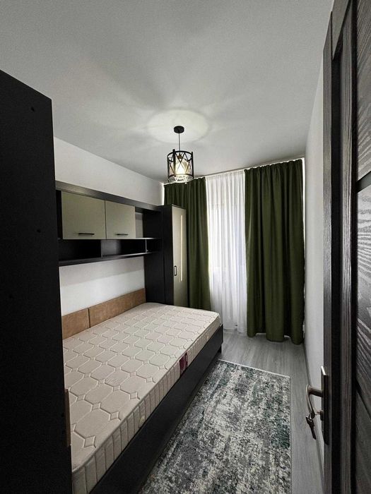 Vand apartament 3 camere, etaj 3/4, exercitiu
