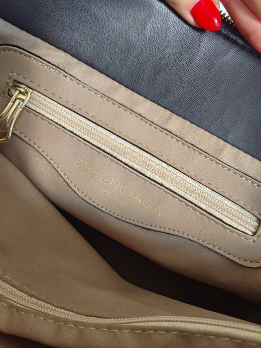 Дамски чанти Guess,Stradivarius,Balenciaga