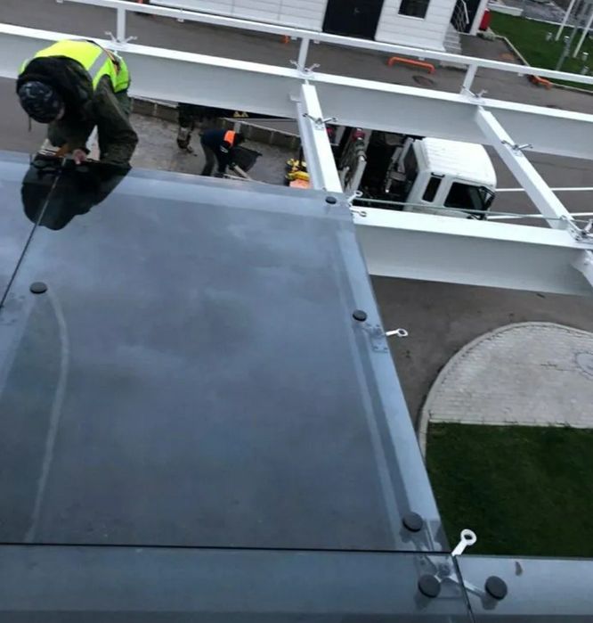 Козырек стеклянный