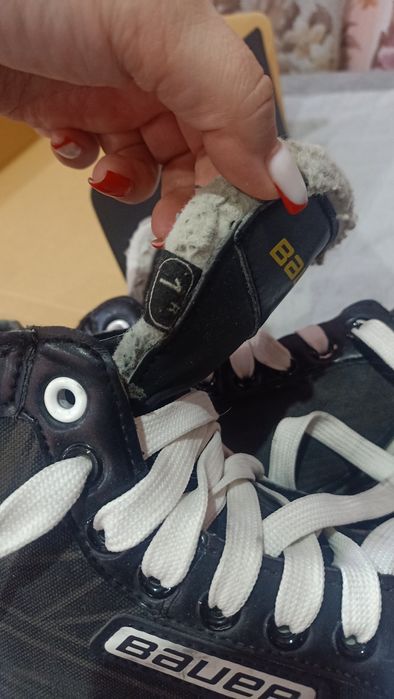 Хоккейные коньки