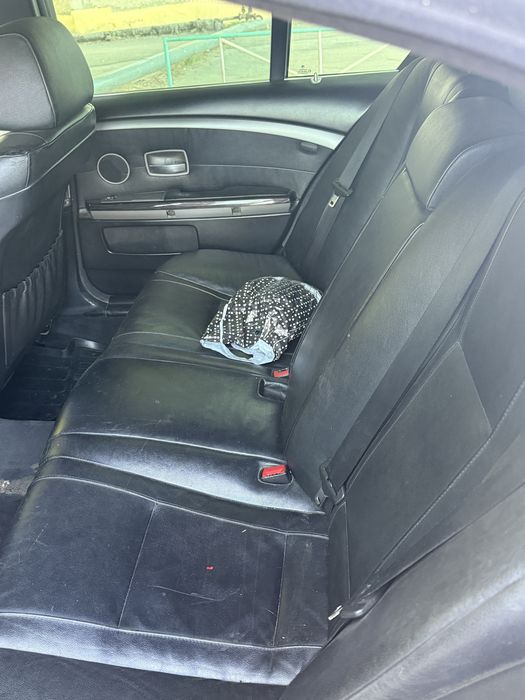 BMW 735i 2002 года