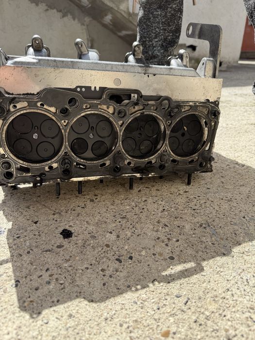 Глава за Audi Q5 и за Volkswagen + имам горен капак и долен картер