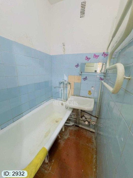 SOTILADI №2932 5-mikr choraxada 3 xonali +6 metrli balkoni uyimiz