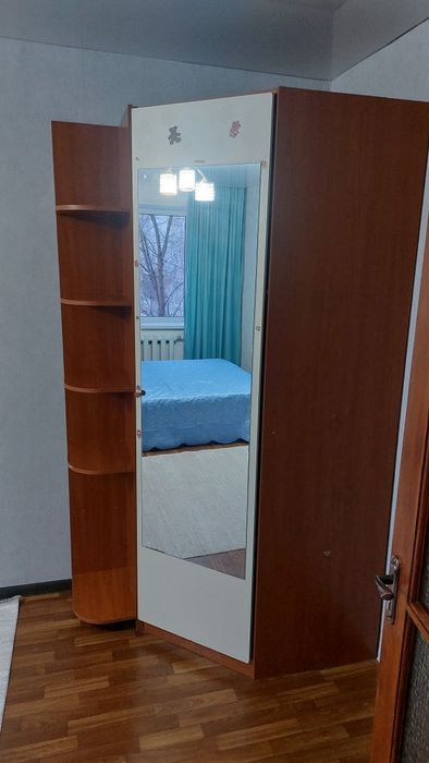 Продам угловой шкаф