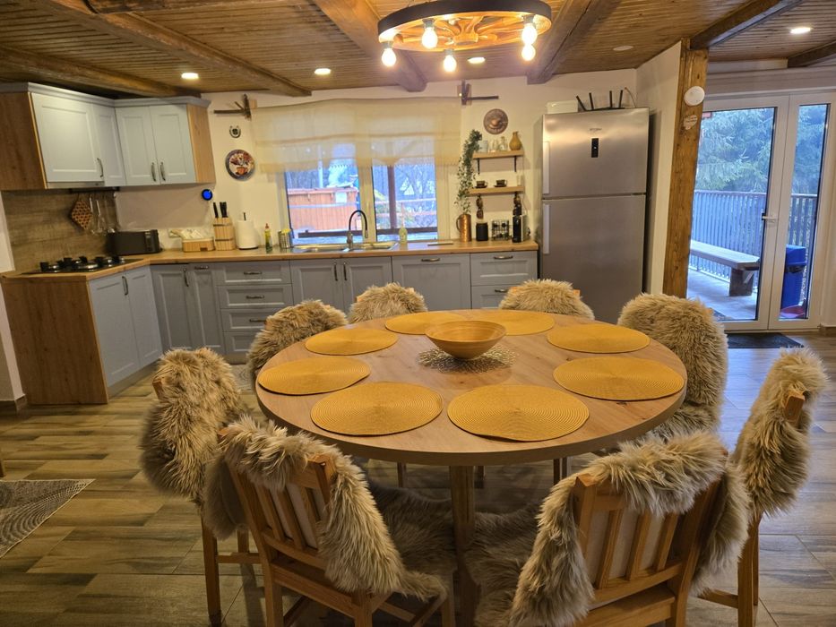 Vand Cabana noua cu ciubar si sauna-certificata Ministerul Turismului