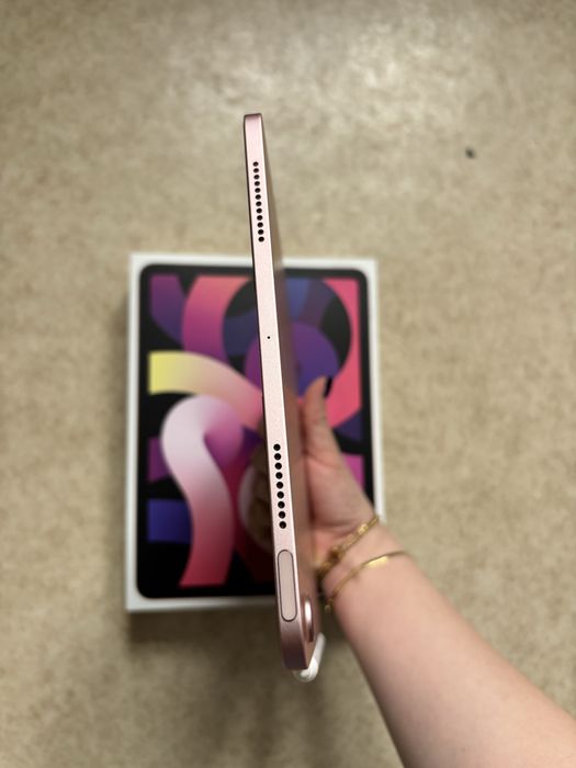 Apple iPad Air 4 10.9” 2020 4th Gen WiFi 64GB