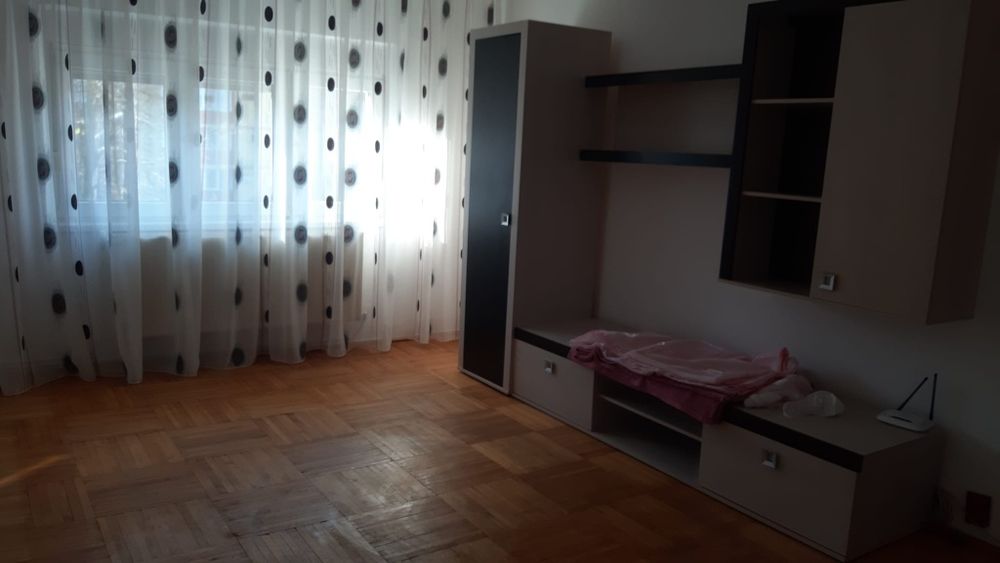 Proprietar vand apartament 2 camere decomandat