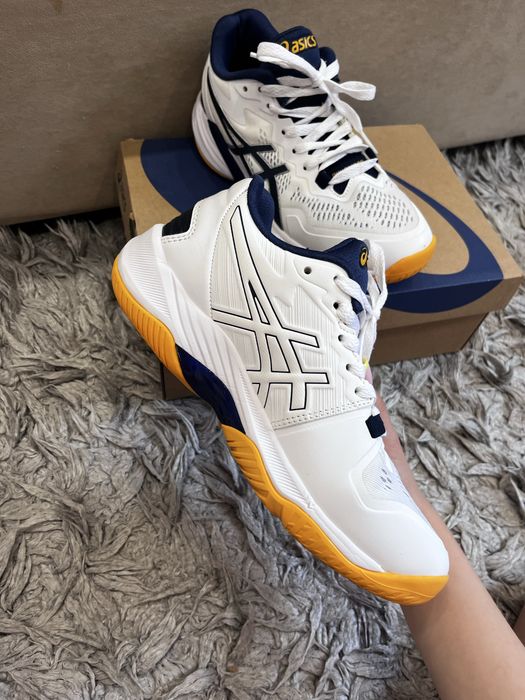 спортивные кроссовки Asics
