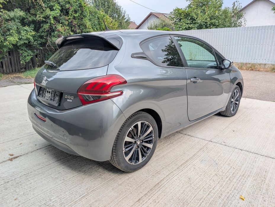 Peugeot 208 1.4hdi 2014 Automat , 208k, 3 uși 4990 euro