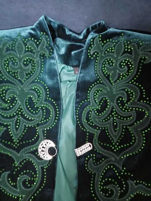 Продам современный чапан