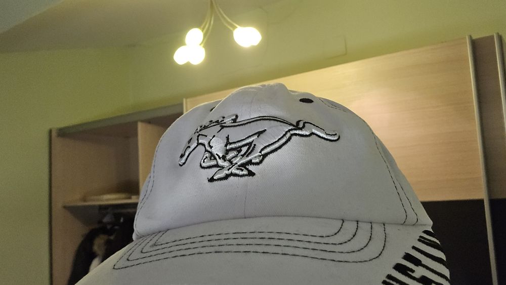 Tricou SI sapca Mustang noi marime L