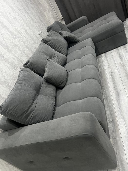 Продам диван отличный.