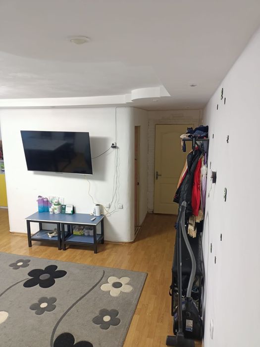 Продам 4 комнатную квартиру