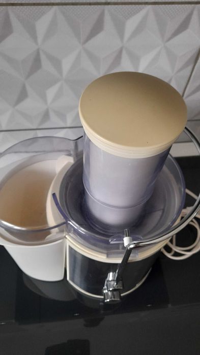 Storcator  de fructe si legume Ariete