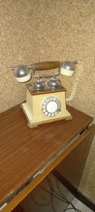 Продаётся раритетный телефон в отличном состоянии