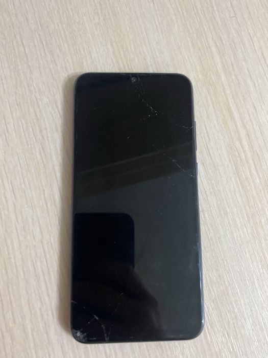 Продам телефон хонор