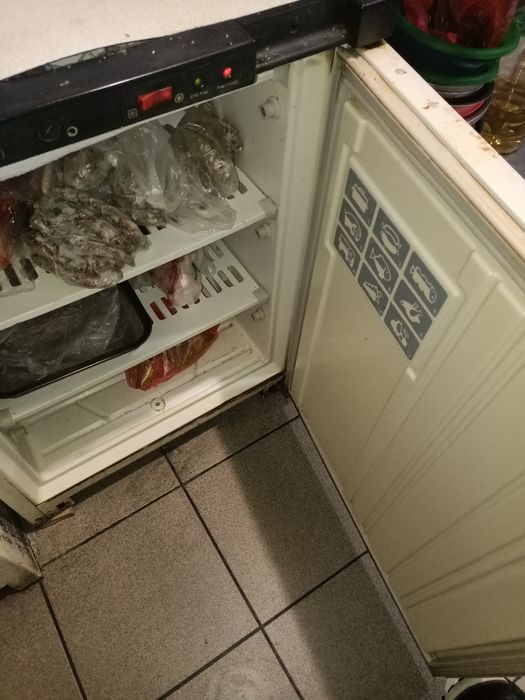 Продам морозильник
