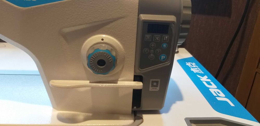 JACK A2b Швейная машина состояние почти новое!