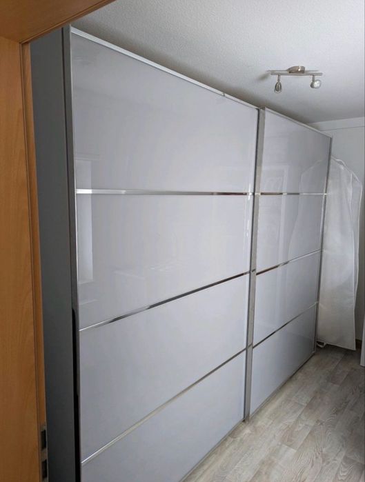 Dressing/Dulap 280/223/68 cm cu 2 usi culosante sticla gri deschis