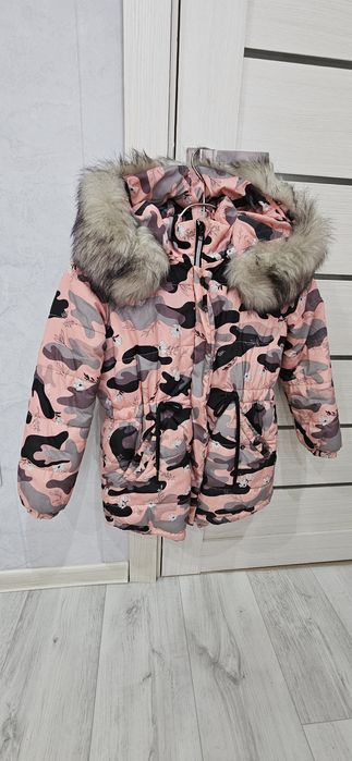 Продам куртку на девочку