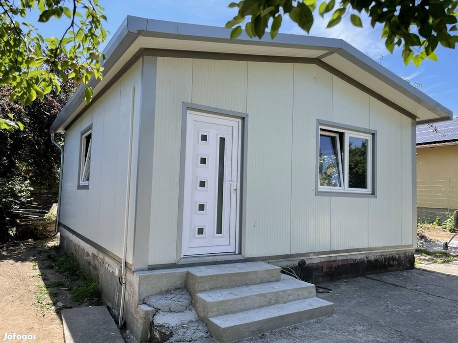 Vand case 9 x 8m din panouri sandwich termoizolante