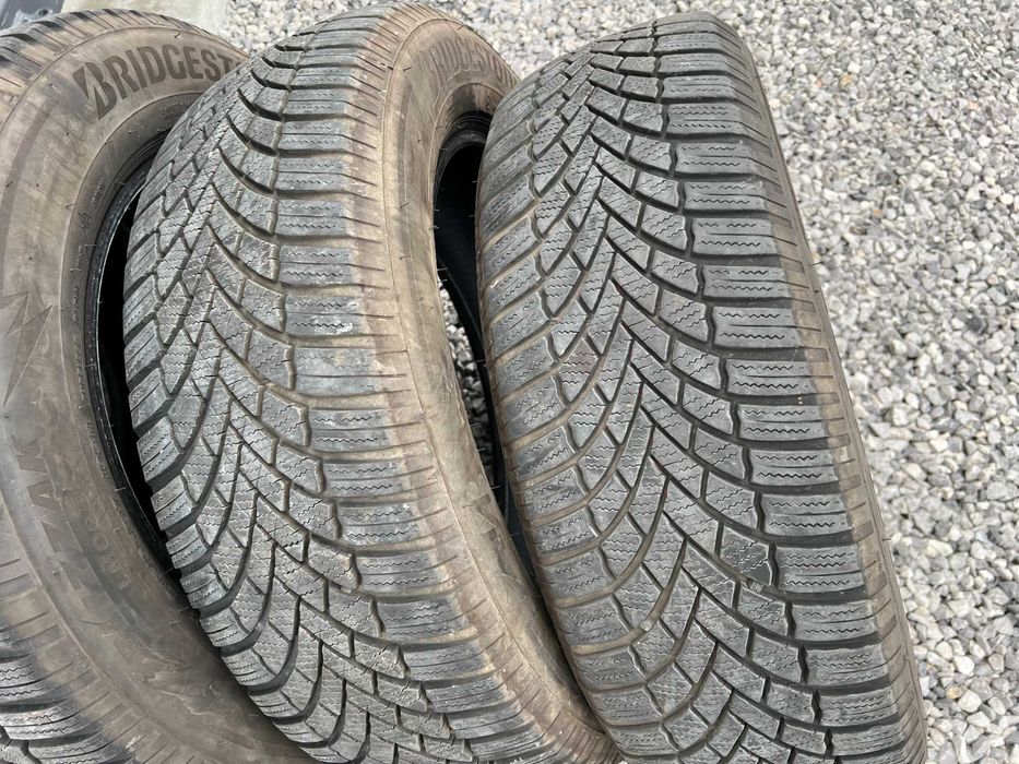 Продавам 4бр. зимни гуми Bridgestone BLIZZAK LM005 215/65/17 DOT2624!