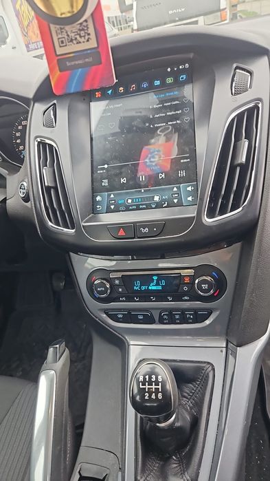 Ford Focus 2011 Hatchbach