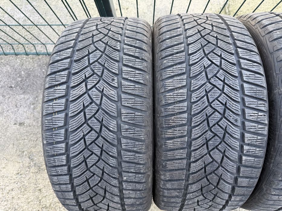 Зимни гуми Good Year 225/40/18 - 2421 DOT