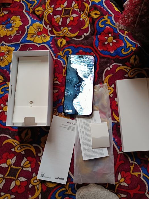 Xonor X8c 256G deyarli yangi