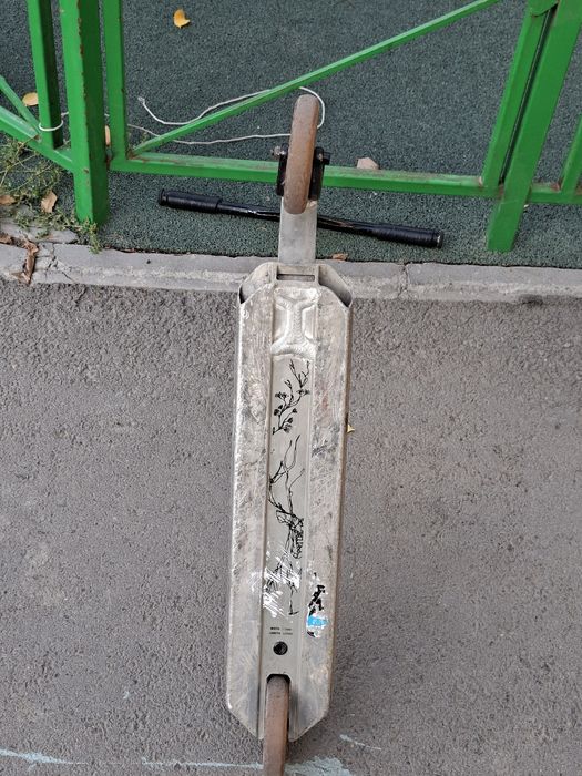 Продам трюковой самокат