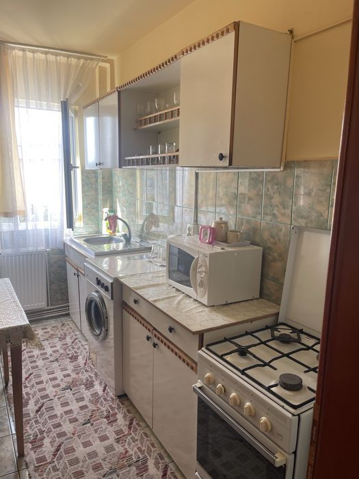 Persoana fizica vand apartament decomandat 2 camere - etaj 4