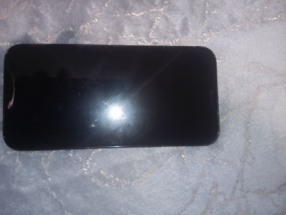 Обменяю 12 про Макс на модель выше