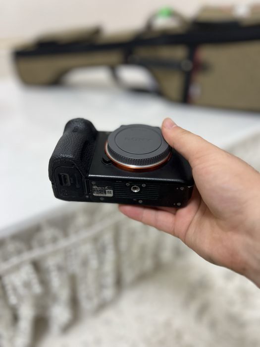 Sony A7II Body. Professional Full Frame kamera sotiladi
