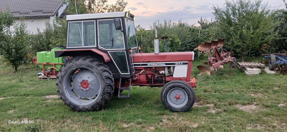 International 844-S