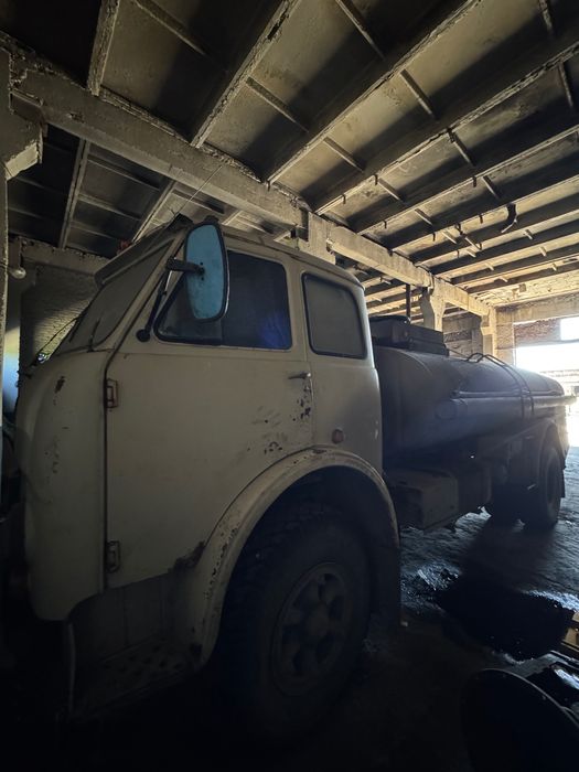 Масловоз МАЗ 5334