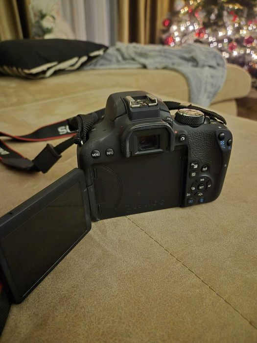 Canon EOS 800D + card + Geanta