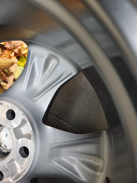ОРИГИНАЛНИ джанти със зимни гуми 17 ' TOYOTA RAV 4 / Тойота РАВ 4 5x114,3 60,1 ET39