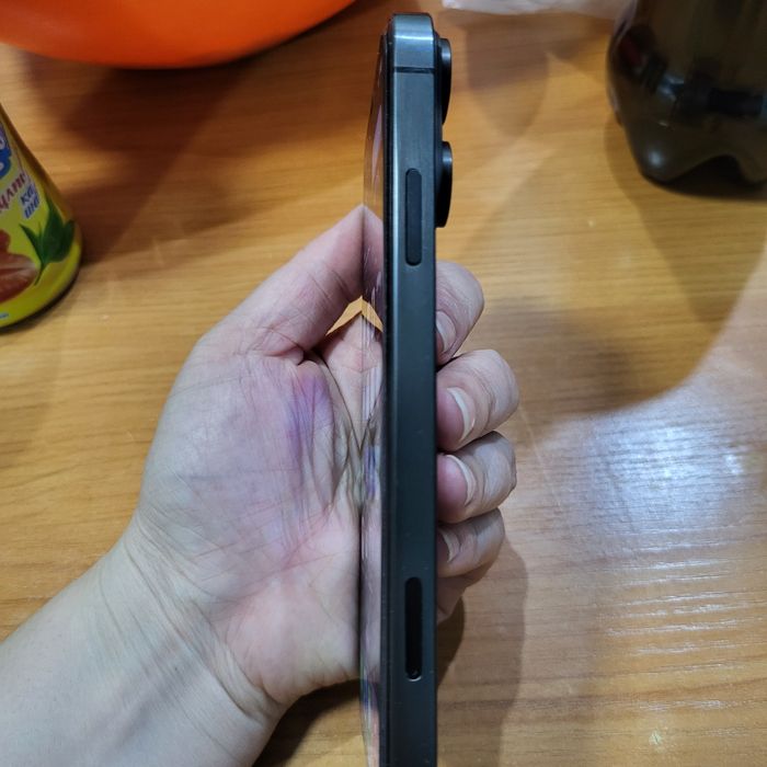 Продам iPhone XR в корпусе iPhone 16 Pro Max